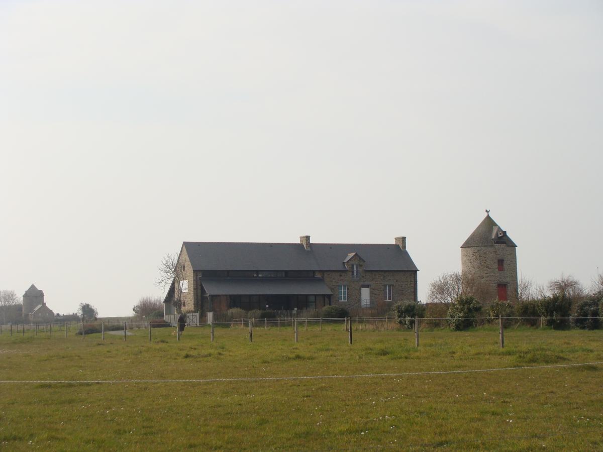 Chambres D'Hotes Le Petit Angle Saint-Broladre Exterior photo